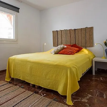 Casa Cava, C Merida 7 아파트 네르하